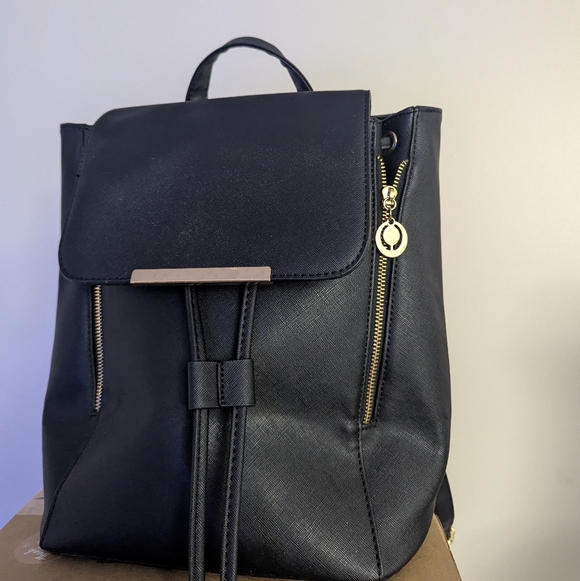 Wild Kangaroo Bucket bag backpack (EUC) - Picture 4 of 6